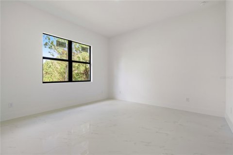 House in Lehigh Acres, Florida 3 bedrooms, 151.43 sq.m. № 1795394 - photo 20