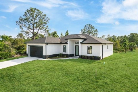 House in Lehigh Acres, Florida 3 bedrooms, 151.43 sq.m. № 1795394 - photo 1
