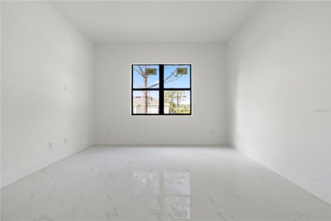 House in Lehigh Acres, Florida 3 bedrooms, 151.43 sq.m. № 1795394 - photo 23