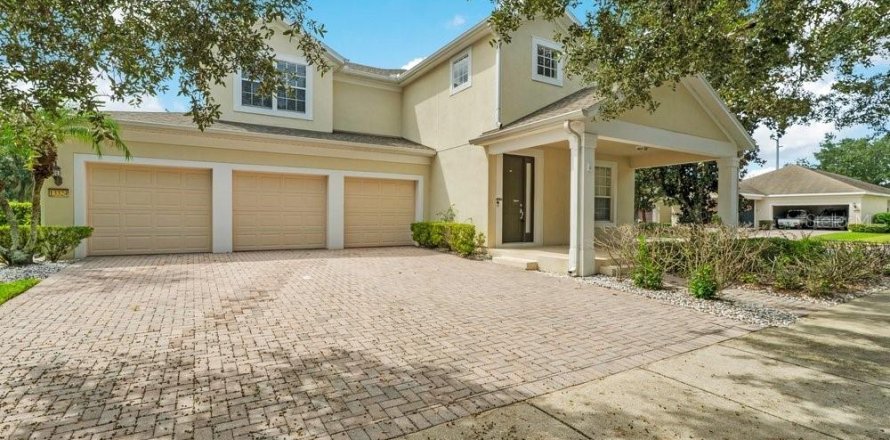 House in Windermere, Florida 4 bedrooms, 255.48 sq.m. № 2366787