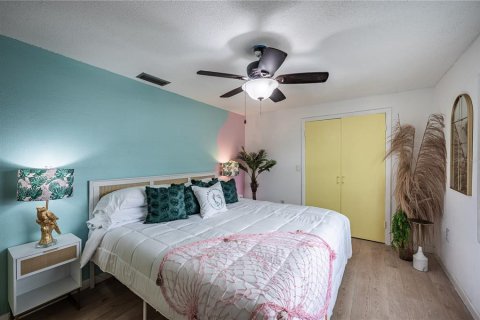 House in Bradenton, Florida 7 bedrooms, 259.38 sq.m. № 1789018 - photo 28