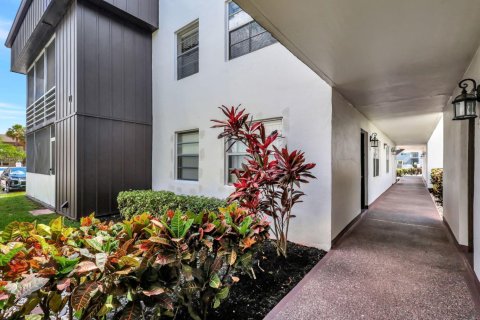 Condo in Delray Beach, Florida, 2 bedrooms  № 1104426 - photo 1