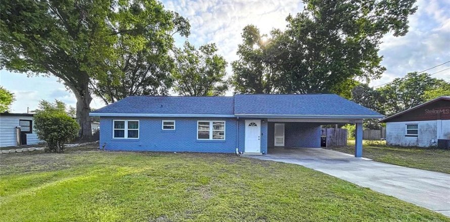 House in Winter Haven, Florida 3 bedrooms, 98.29 sq.m. № 1597374