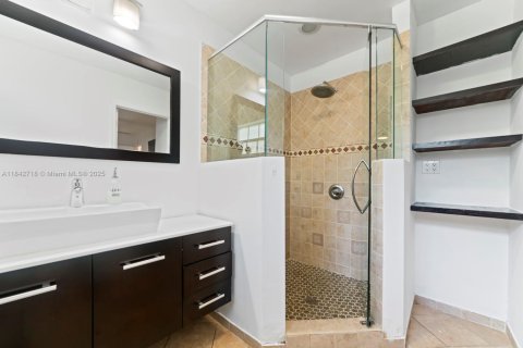 House in Hollywood, Florida 3 bedrooms, 124.58 sq.m. № 1836713 - photo 15