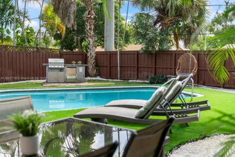 House in Hollywood, Florida 3 bedrooms, 124.58 sq.m. № 1836713 - photo 8