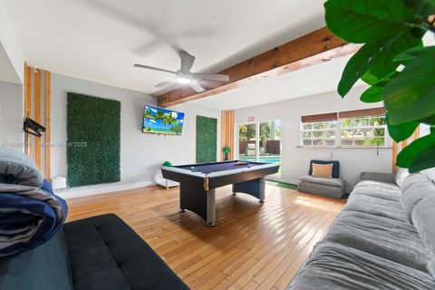 House in Hollywood, Florida 3 bedrooms, 124.58 sq.m. № 1836713 - photo 12