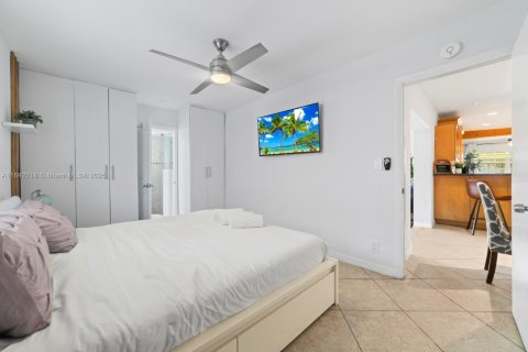 House in Hollywood, Florida 3 bedrooms, 124.58 sq.m. № 1836713 - photo 17