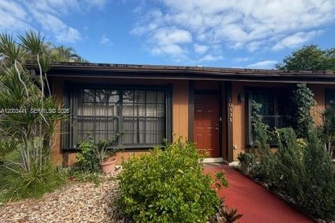 Adosado en venta en Pembroke Pines, Florida, 2 dormitorios, 111.11 m2 № 2069684 - foto 5