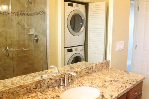 Condo in Deerfield Beach, Florida, 1 bedroom  № 1961739 - photo 10