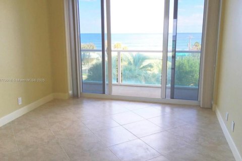 Condo in Deerfield Beach, Florida, 1 bedroom  № 1961739 - photo 9