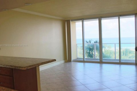 Condo in Deerfield Beach, Florida, 1 bedroom  № 1961739 - photo 6