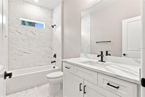 Villa ou maison à vendre à North Port, Floride: 4 chambres, 171.87 m2 № 2272809 - photo 21