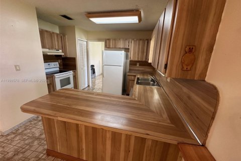 Villa ou maison à louer à Miami, Floride: 3 chambres, 146.51 m2 № 2060898 - photo 5