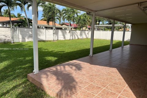 Villa ou maison à louer à Miami, Floride: 3 chambres, 146.51 m2 № 2060898 - photo 7