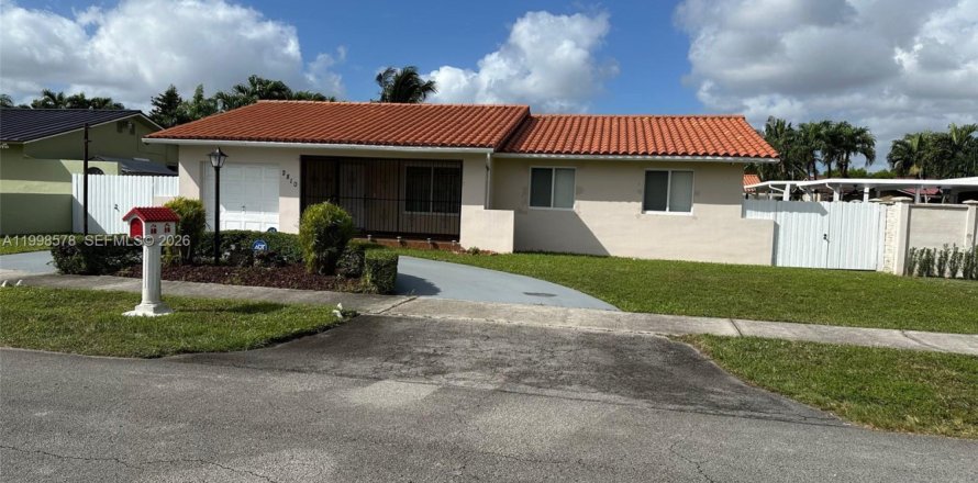 Villa ou maison à Miami, Floride 3 chambres, 146.51 m2 № 2060898