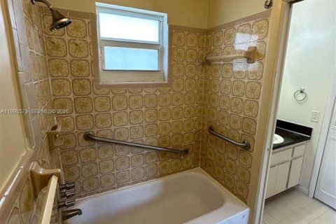 Villa ou maison à louer à Miami, Floride: 3 chambres, 146.51 m2 № 2060898 - photo 6