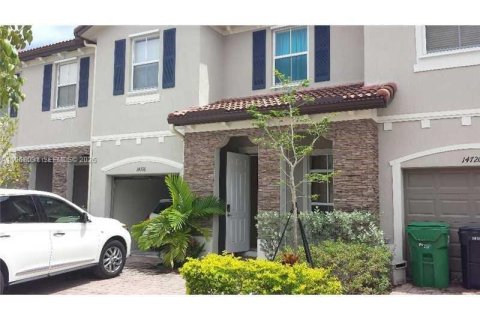 Таунхаус в Майами, Флорида 3 спальни, 170.57м2 № 2029222