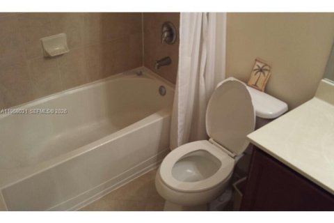 Снять в аренду таунхаус в Майами, Флорида 3 спальни, 170.57м2, № 2029222 - фото 13