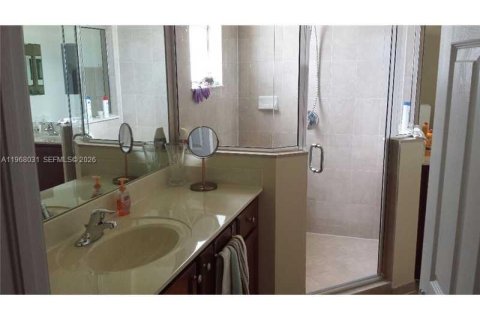 Снять в аренду таунхаус в Майами, Флорида 3 спальни, 170.57м2, № 2029222 - фото 12