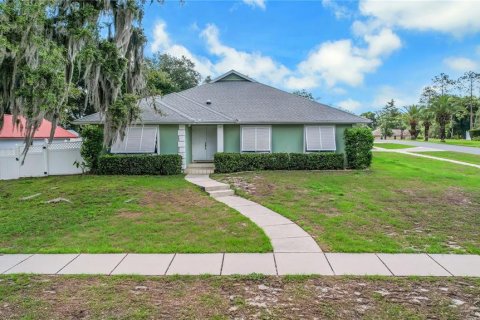 House in Lady Lake, Florida 4 bedrooms, 247.31 sq.m. № 2147539