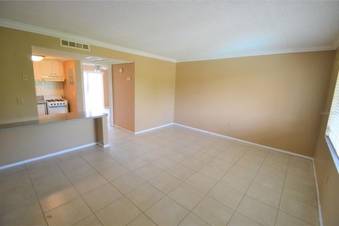 Condominio en alquiler en Altamonte Springs, Florida, 1 dormitorio, 46.08 m2 № 1910444 - foto 2
