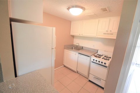 Condominio en alquiler en Altamonte Springs, Florida, 1 dormitorio, 46.08 m2 № 1910444 - foto 3