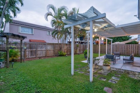 House in Miami, Florida 4 bedrooms, 198.35 sq.m. № 1756129 - photo 20