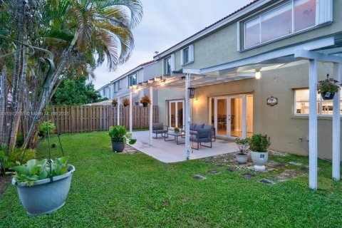 House in Miami, Florida 4 bedrooms, 198.35 sq.m. № 1756129 - photo 19