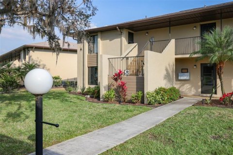 Condo in Punta Gorda, Florida, 2 bedrooms  № 1543260 - photo 1