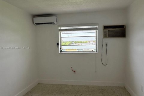 Appartement à louer à Hialeah, Floride: 2 chambres, 1094.02 m2 № 1892154 - photo 5