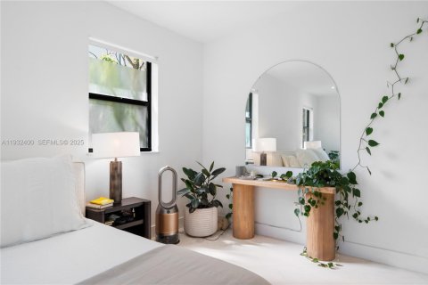 Снять в аренду виллу или дом в Майами-Бич, Флорида 3 спальни, 212.65м2, № 1991553 - фото 26