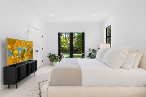 Снять в аренду виллу или дом в Майами-Бич, Флорида 3 спальни, 212.65м2, № 1991553 - фото 28