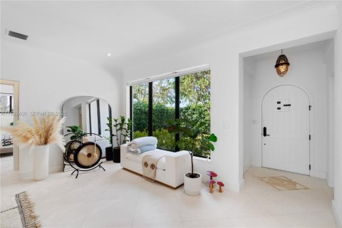 Снять в аренду виллу или дом в Майами-Бич, Флорида 3 спальни, 212.65м2, № 1991553 - фото 3