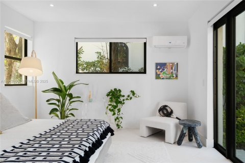 Снять в аренду виллу или дом в Майами-Бич, Флорида 3 спальни, 212.65м2, № 1991553 - фото 9