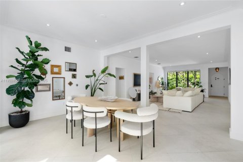 Снять в аренду виллу или дом в Майами-Бич, Флорида 3 спальни, 212.65м2, № 1991553 - фото 4