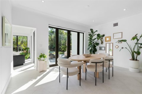 Снять в аренду виллу или дом в Майами-Бич, Флорида 3 спальни, 212.65м2, № 1991553 - фото 2