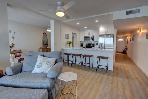 Condominio en venta en New Smyrna Beach, Florida, 1 dormitorio, 93.37 m2 № 2205242 - foto 7