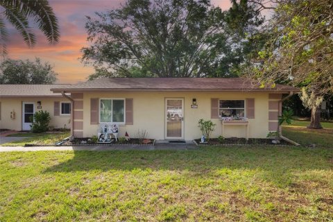 House in Sarasota, Florida 2 bedrooms, 116.87 sq.m. № 2284808
