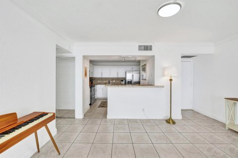 Copropriété à vendre à Hollywood, Floride: 2 chambres, 130.06 m2 № 2087893 - photo 18