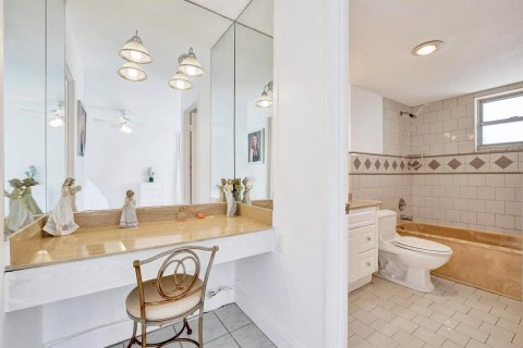 Copropriété à vendre à Hollywood, Floride: 2 chambres, 130.06 m2 № 2087893 - photo 29