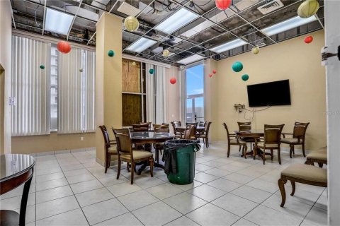 Condo in Daytona Beach Shores, Florida, 2 bedrooms № 2197806 - photo 14