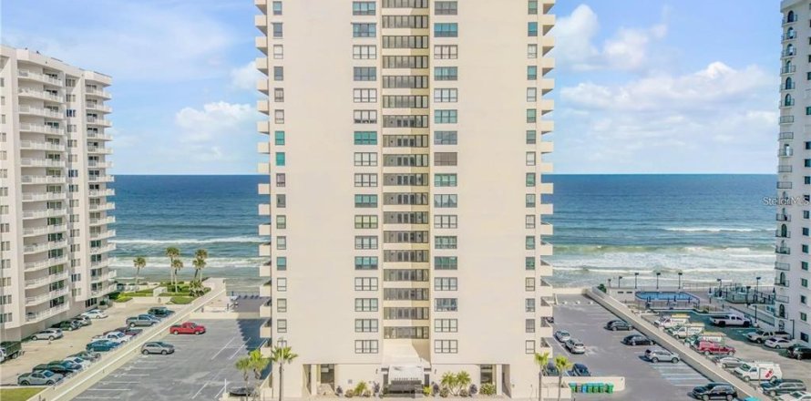 Condo in Daytona Beach Shores, Florida, 2 bedrooms № 2197806
