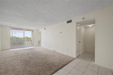 Condo in Dunedin, Florida, 2 bedrooms  № 2150617 - photo 3