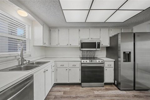 Condo in Dunedin, Florida, 2 bedrooms  № 2150617 - photo 7