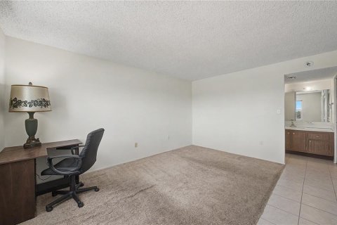 Condo in Dunedin, Florida, 2 bedrooms  № 2150617 - photo 8