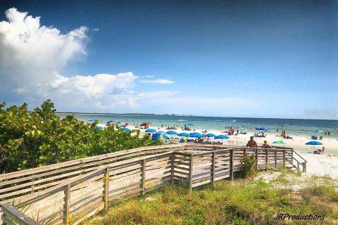 Condo in Dunedin, Florida, 2 bedrooms  № 2150617 - photo 29