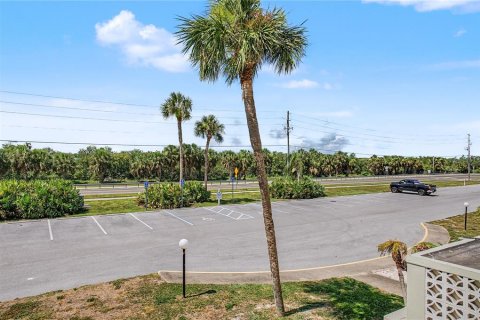Condo in Dunedin, Florida, 2 bedrooms  № 2150617 - photo 13