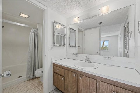 Condo in Dunedin, Florida, 2 bedrooms  № 2150617 - photo 10