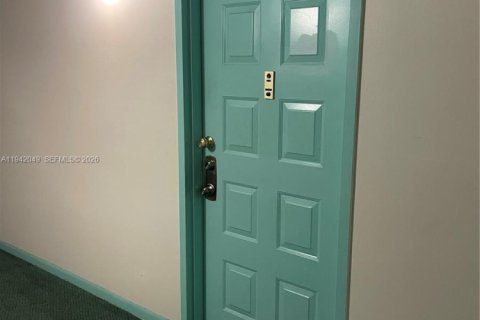 Condominio en alquiler en Lauderhill, Florida, 2 dormitorios, 100.8 m2 № 1999057 - foto 4