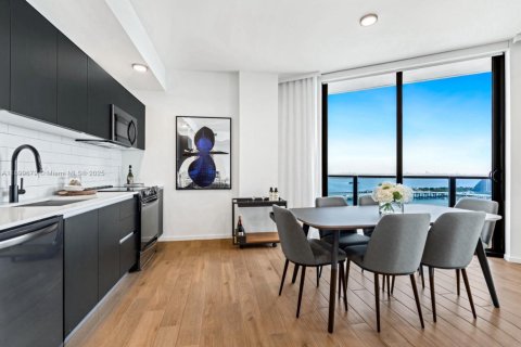 Condominio en alquiler en Miami, Florida, 2 dormitorios, 111.67 m2 № 2081660 - foto 5